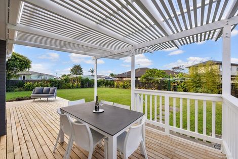 Photo of property in 56 Dale Crescent, Pakuranga, Auckland, 2010