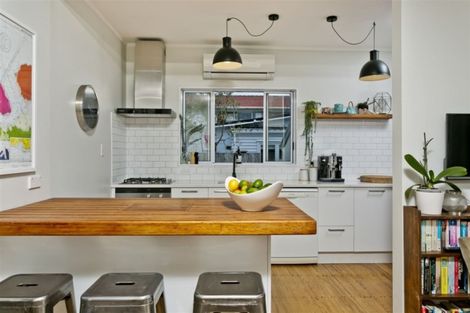 Photo of property in 2/98 Eversleigh Road, Belmont, Auckland, 0622