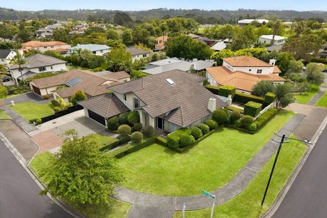 Photo of property in 1 Red Oak Place, Schnapper Rock, Auckland, 0632