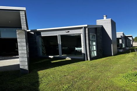 Photo of property in 15 Shalimar Place, Huntington, Hamilton, 3210