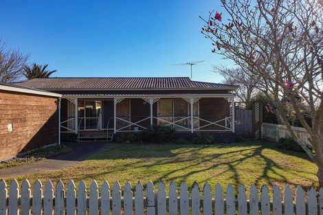 Photo of property in 112 Sandspit Road, Waiuku, 2123