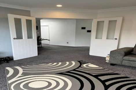 Photo of property in 6 Stroud Place, Henderson, Auckland, 0612