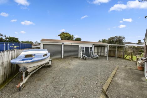 Photo of property in 18 Helms Place, Manurewa, Auckland, 2102