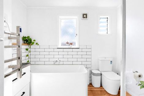 Photo of property in 18 Larnach Street, St Andrews, Hamilton, 3200