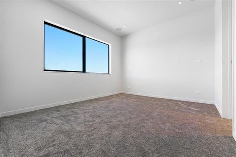 Photo of property in 21 Whakairo Crescent, Gulf Harbour, 0930