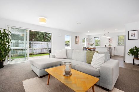 Photo of property in 1 Banks Boulevard, Whitby, Porirua, 5024