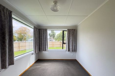 Photo of property in 32 Bateman Avenue, Bryndwr, Christchurch, 8053