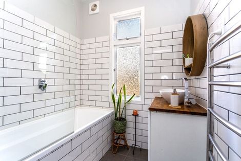 Photo of property in 64 Cumnor Terrace, Woolston, Christchurch, 8023