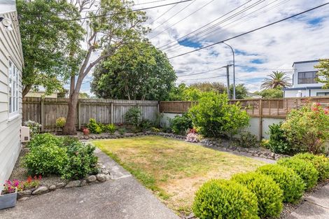 Photo of property in 25 Golf Road, Paraparaumu Beach, Paraparaumu, 5032
