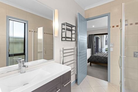 Photo of property in 48 Karamea Street, Whalers Gate, New Plymouth, 4310