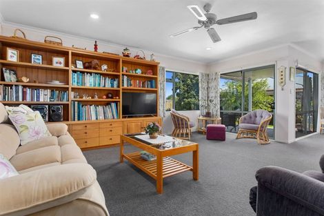 Photo of property in 24 Edgewater Grove, Whakatane, 3120