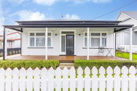 Photo of property in 21 Porangahau Road, Waipukurau, 4200