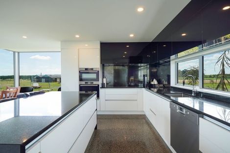 Photo of property in 89 Sunrise Drive, Seaward Bush, Invercargill, 9812