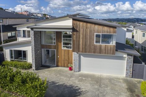 Photo of property in 13 Harvest Avenue, Orewa, 0931