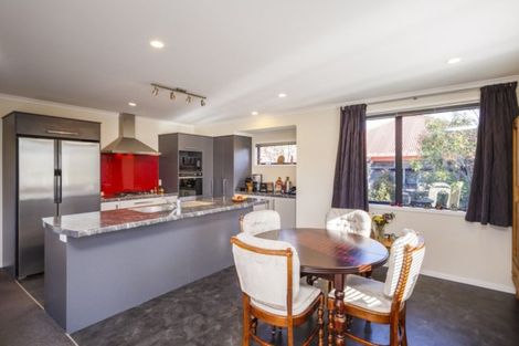 Photo of property in 4 Northbrook Court, Roslyn, Palmerston North, 4414