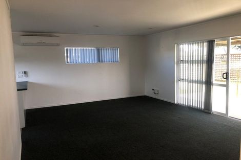 Photo of property in 8 Dennis Road, Papatoetoe, Auckland, 2025