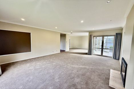 Photo of property in 8 Scarboro Terrace, Murrays Bay, Auckland, 0630
