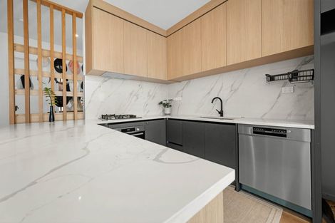 Photo of property in 6a Raeben Avenue, Hillcrest, Auckland, 0627