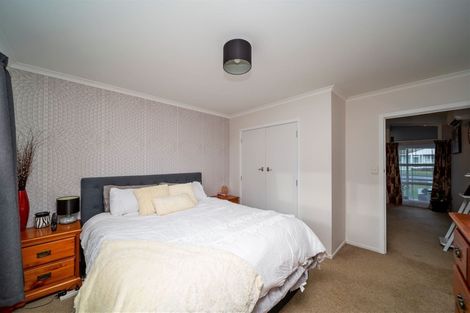 Photo of property in 5 Ngaio Place, Hawera, 4610