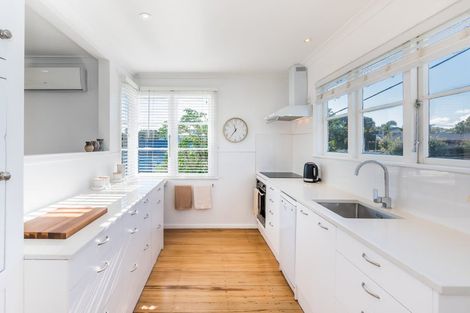 Photo of property in 118 Seaview Road, Paraparaumu Beach, Paraparaumu, 5032