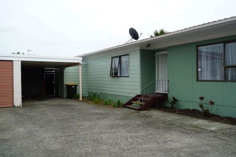 Photo of property in 2/24 Station Road, Takanini, 2112