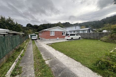 Photo of property in 36 Lowry Crescent, Stokes Valley, Lower Hutt, 5019
