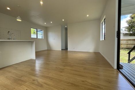 Photo of property in 1/134 Mcleod Road, Te Atatu South, Auckland, 0610