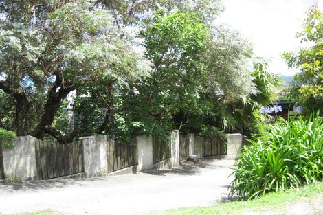 Photo of property in 52 Domain Crescent, Muriwai, Waimauku, 0881
