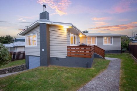 Photo of property in 7 Kapekape Place, Pukerua Bay, 5026