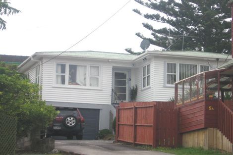 Photo of property in 1/5 Peach Road, Glenfield, Auckland, 0629