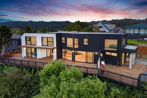 Photo of property in 645-649 South Titirangi Road, Titirangi, Auckland, 0604