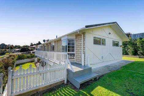 Photo of property in 51 Cumberland Street, Merrilands, New Plymouth, 4312