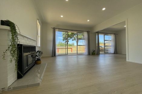 Photo of property in 104 Edmonton Road, Henderson, Auckland, 0612