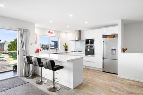 Photo of property in 80b Market Place, Papamoa Beach, Papamoa, 3118