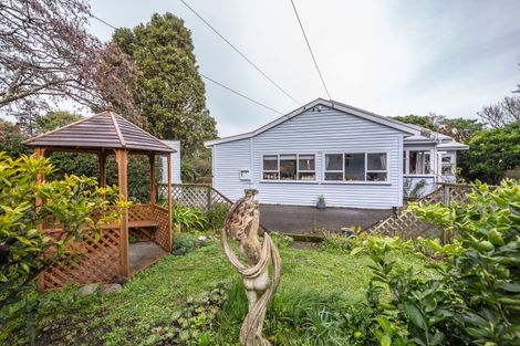 Photo of property in 28 Bell Street, Featherston, 5710