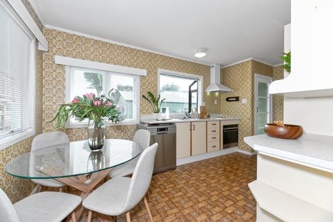 Photo of property in 23a Hereford Street, Te Atatu Peninsula, Auckland, 0610