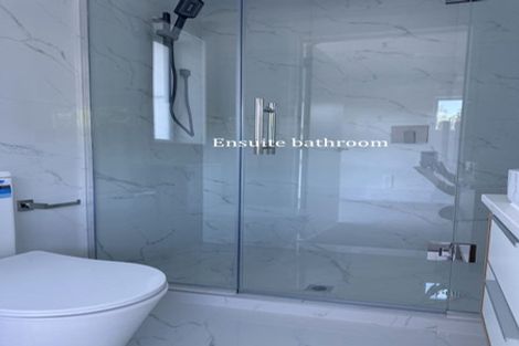 Photo of property in 15a Blenheim Street, Glenfield, Auckland, 0629