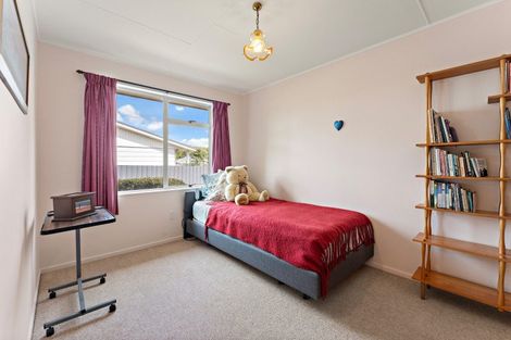 Photo of property in 11 Beaumont Place, Westbrook, Palmerston North, 4412