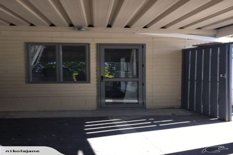 Photo of property in 8 May Avenue, Te Atatu South, Auckland, 0610