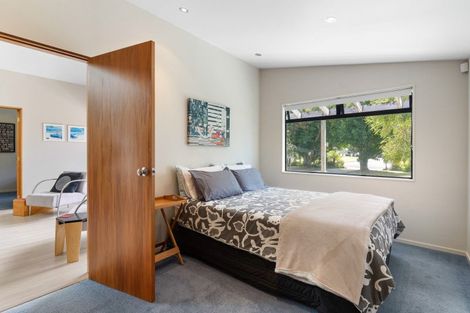 Photo of property in 210 Linton Crescent, Whangamata, 3620