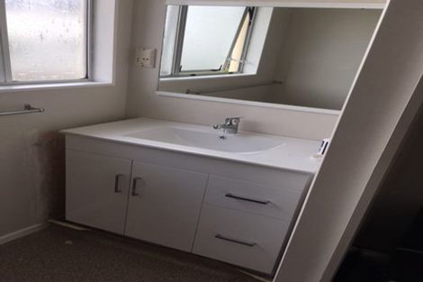 Photo of property in 24b Fitzpatrick Street, Newlands, Wellington, 6037