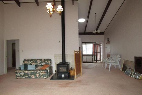 Photo of property in 10 Reeves Road, Acacia Bay, Taupo, 3330