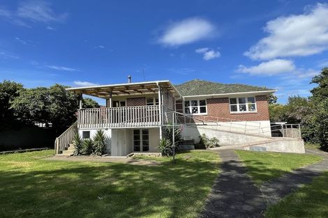 Photo of property in 4 Kervil Avenue, Te Atatu Peninsula, Auckland, 0610