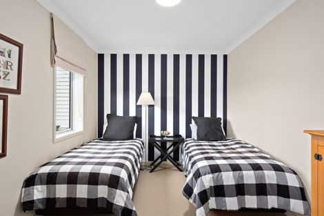 Photo of property in 18 Kensington Drive, Orewa, 0931