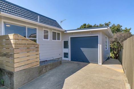 Photo of property in 7b Parkinson Close, Whitby, Porirua, 5024