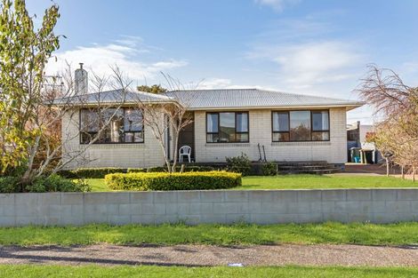 Photo of property in 8 Murray Avenue, Hawera, 4610