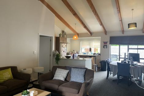 Photo of property in 7 Vera Road, Te Atatu South, Auckland, 0610