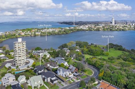 Photo of property in 14a Sylvan Park Avenue, Milford, Auckland, 0620