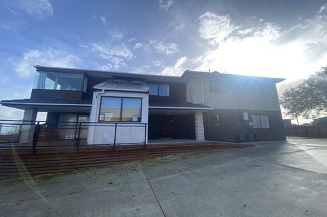 Photo of property in 54 Redoubt Road, Clover Park, Auckland, 2105