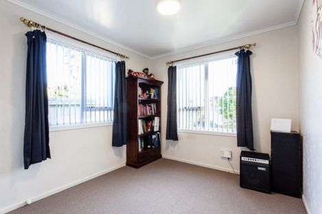 Photo of property in 118 Gloucester Road, Manurewa, Auckland, 2102